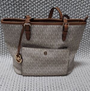 Michael Kors Jet Set Medium Logo Pocket Tote Bag, Vanilla color w/ MK logo